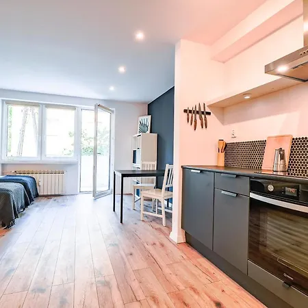 Апартаменты Citystay Pomorska Studio Apartament *